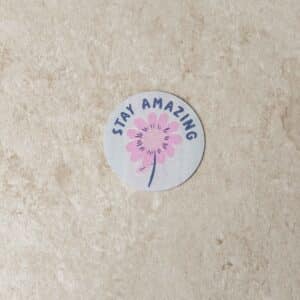 Van schie raamdecoratie & stoffen 9 Loop&label - stay amazing - xxl gesneden label