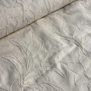 Coupon 40cm denim geborduurde bloemen naturel