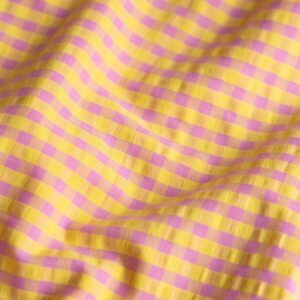 Van schie raamdecoratie & stoffen 8 Coupon 35cm seersucker ruit geel/roze