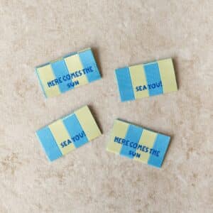 Van schie raamdecoratie & stoffen 9 Loop&label - sun/sea you - zijnaadlabels (4 stuks)