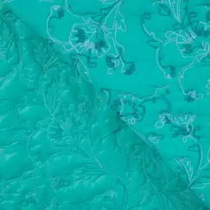 Stepped geborduurde bloemen groen
